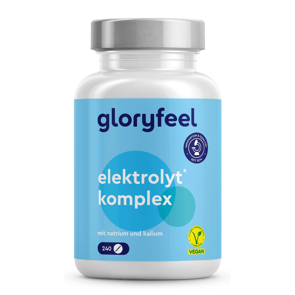 Eine Flasche Elektrolyt-Tabletten der gloryfeel GmbH enthält 240 Tabletten. Auf dem Etikett sind Natrium- und Kaliumgehalt sowie Vegan- und Qualitätssicherungssymbole angegeben.